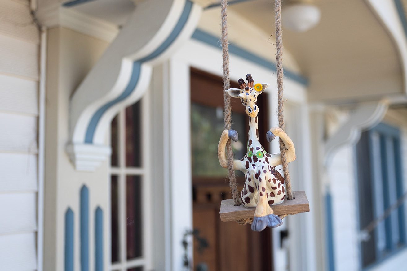 Giraffe Garden Swinger