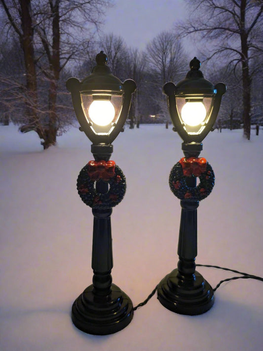 LED Black Lamp Post With Wreath