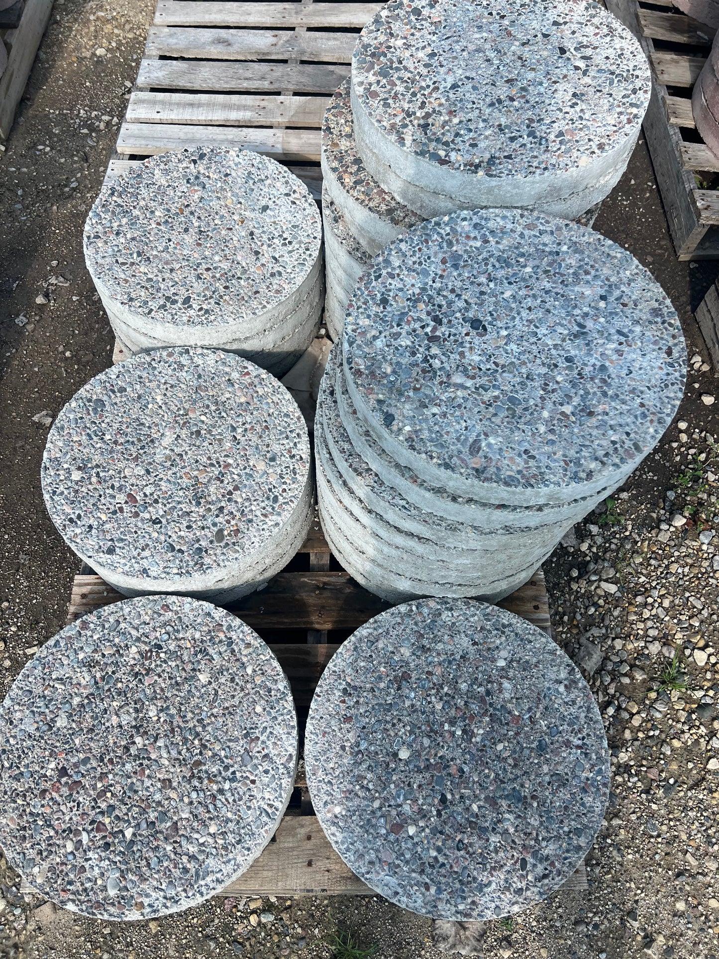 16" Round Exposed Aggregate