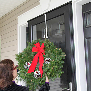 E-Z Wreath Hanger